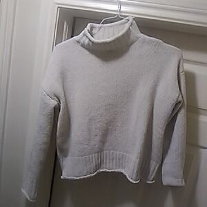 YES 2 FOR 💲1⃣dollar▶▶moon & madison Cream Turtleneck Sweater